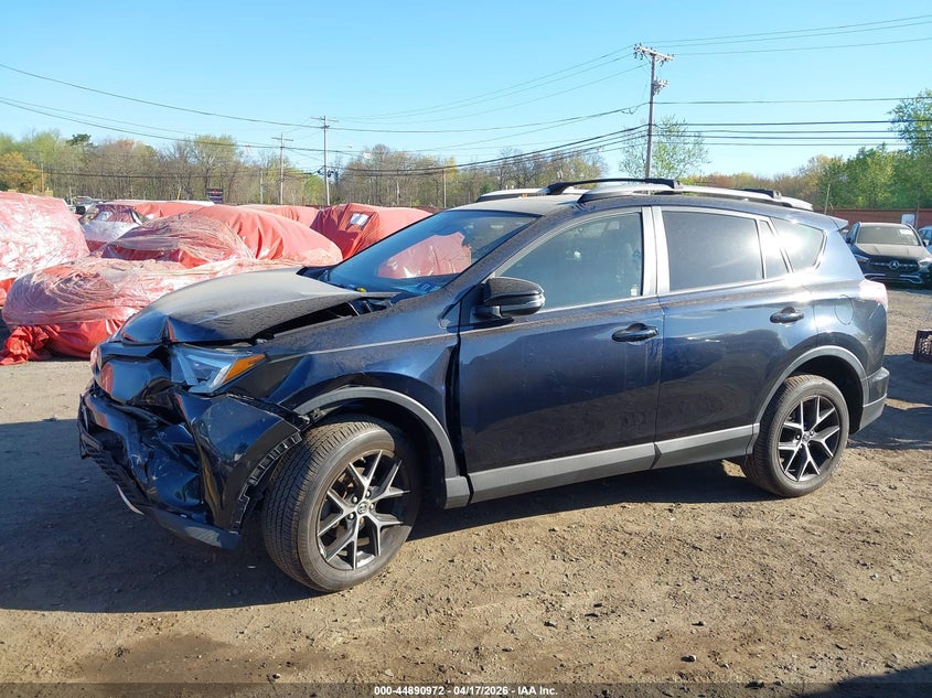 VIN JTMJFREV9HJ704246 2017 TOYOTA RAV4 SE