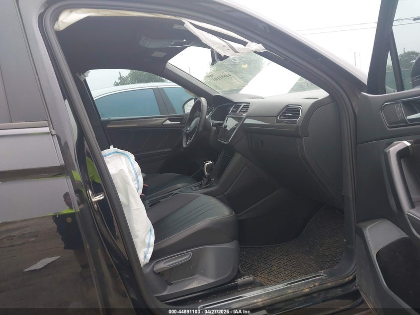 2024 VOLKSWAGEN TIGUAN auction photo 5