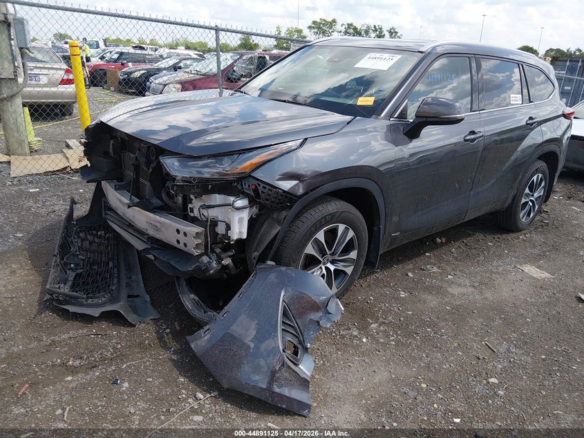 2022 TOYOTA HIGHLANDER auction photo 2