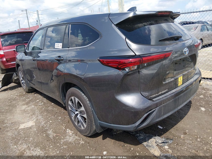 2022 TOYOTA HIGHLANDER auction photo 3