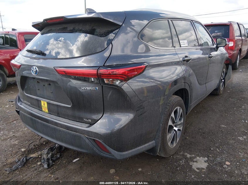 2022 TOYOTA HIGHLANDER auction photo 4
