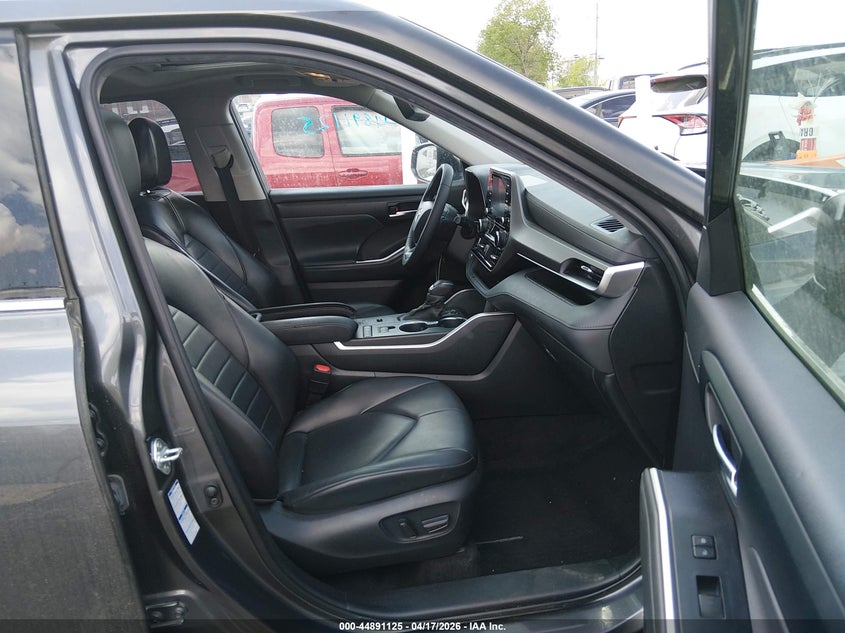 2022 TOYOTA HIGHLANDER auction photo 5