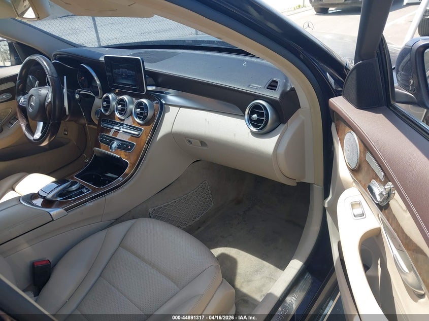 2015 Mercedes-Benz C 300 Luxury 4Matic