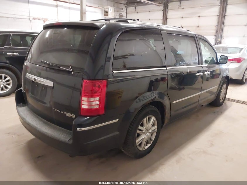2010 Chrysler Town & Country Limited
