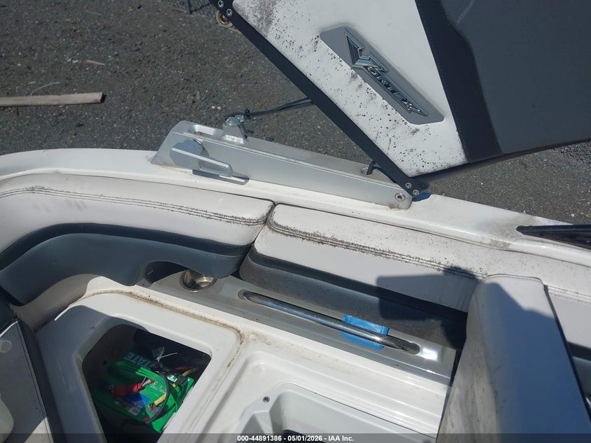 2020 CHAPARRAL 22' auction photo 6