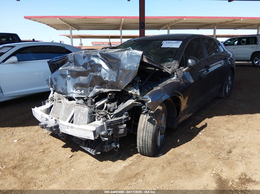 2022 Kia K5 Lxs 5XXG14J29NG160399 photo 1