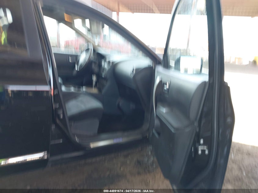 2013 NISSAN ROGUE auction photo 5