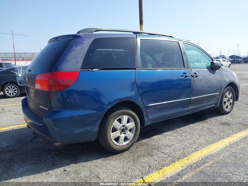 2004 Toyota Sienna Le