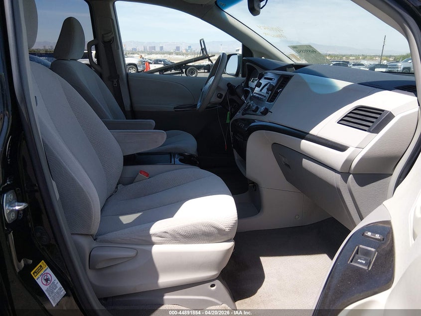 2011 Toyota Sienna Le V6