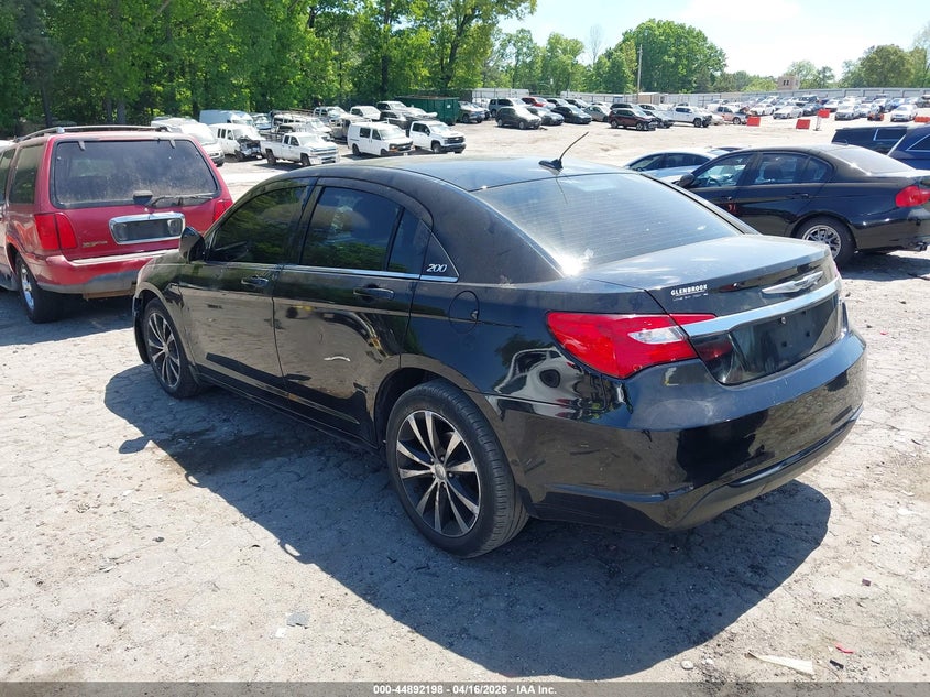 2013 Chrysler 200 2.4 Touring black Lot 111044892198 Vin 1C3CCBBB6DN595836