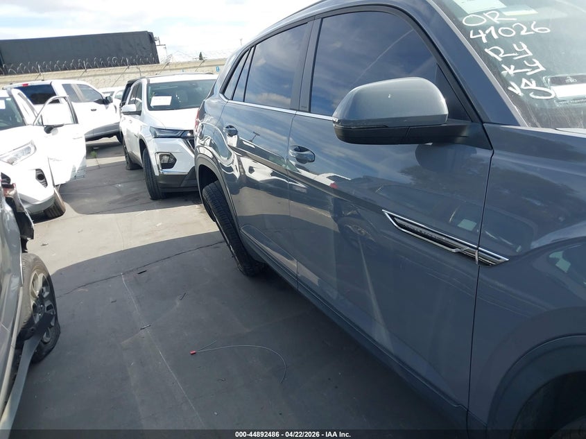 2021 Volkswagen Atlas Cross Sport 2.0T Se W/Technology VIN: 1V2JC2CA4MC215783 Lot: 44892486