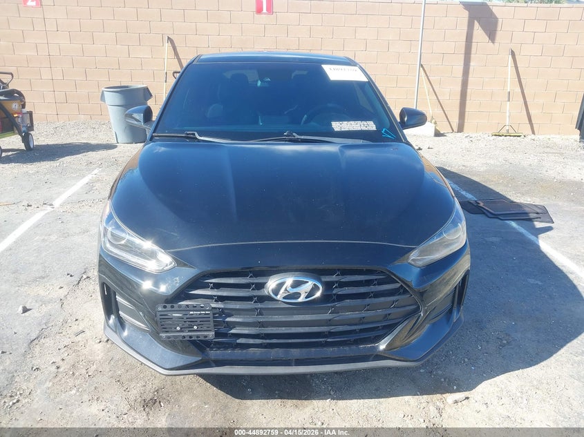 2019 Hyundai Veloster 2.0 VIN: KMHTG6AF2KU013838 Lot: 44892759