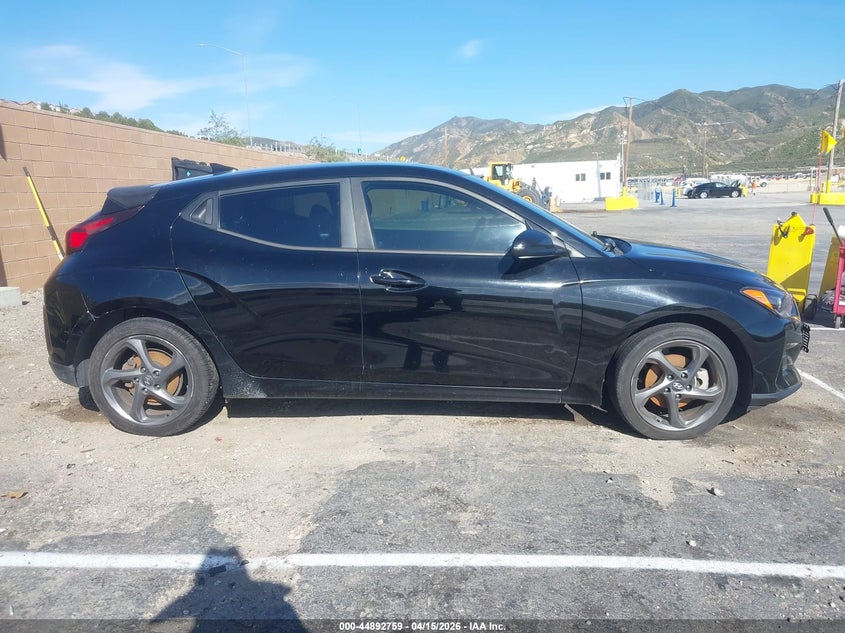 2019 Hyundai Veloster 2.0 VIN: KMHTG6AF2KU013838 Lot: 44892759