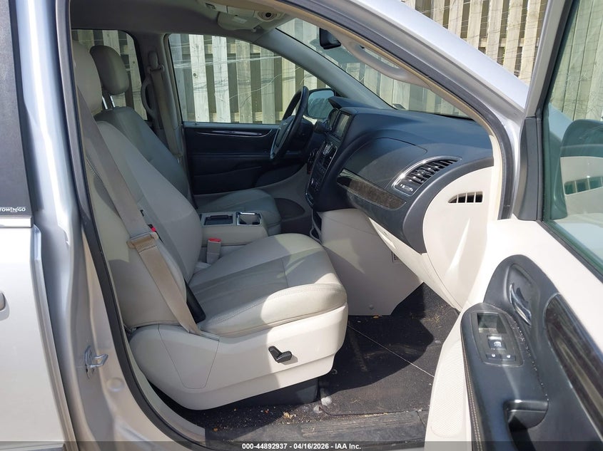 2012 Chrysler Town & Country Touring