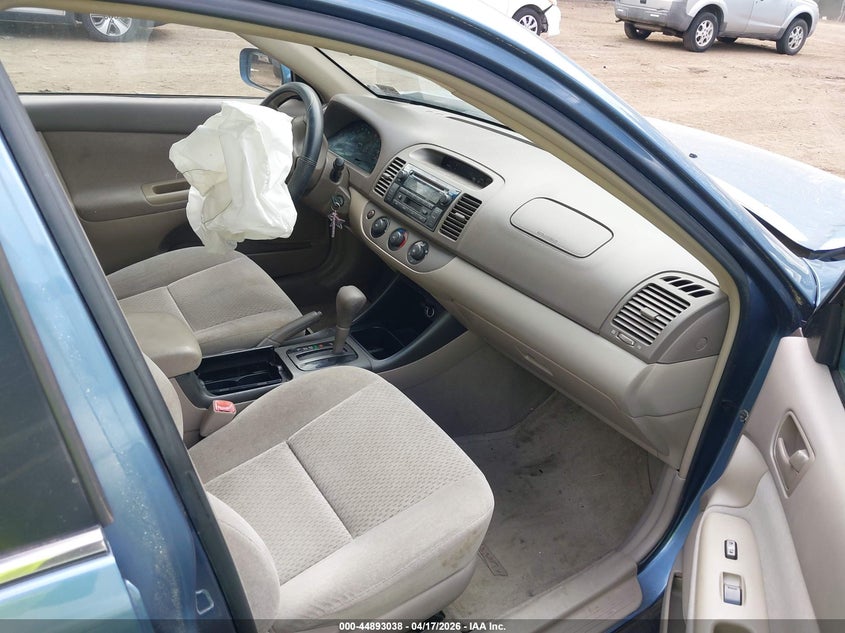 2004 Toyota Camry Le