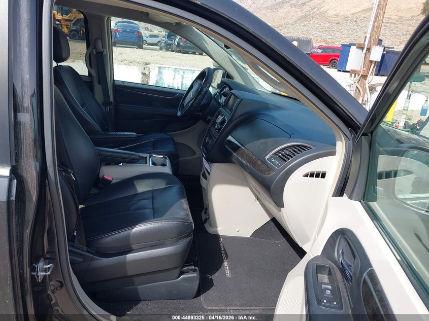 2014 Chrysler Town & Country Touring