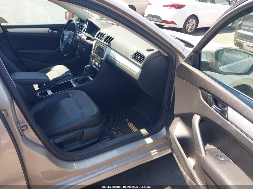 2012 Volkswagen Passat 2.0L Tdi Se