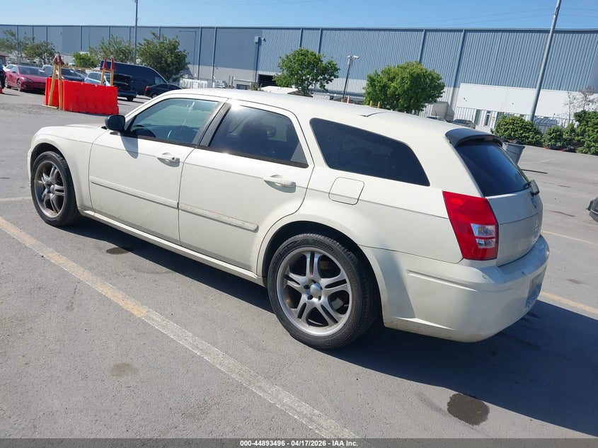 2005 Dodge Magnum Se