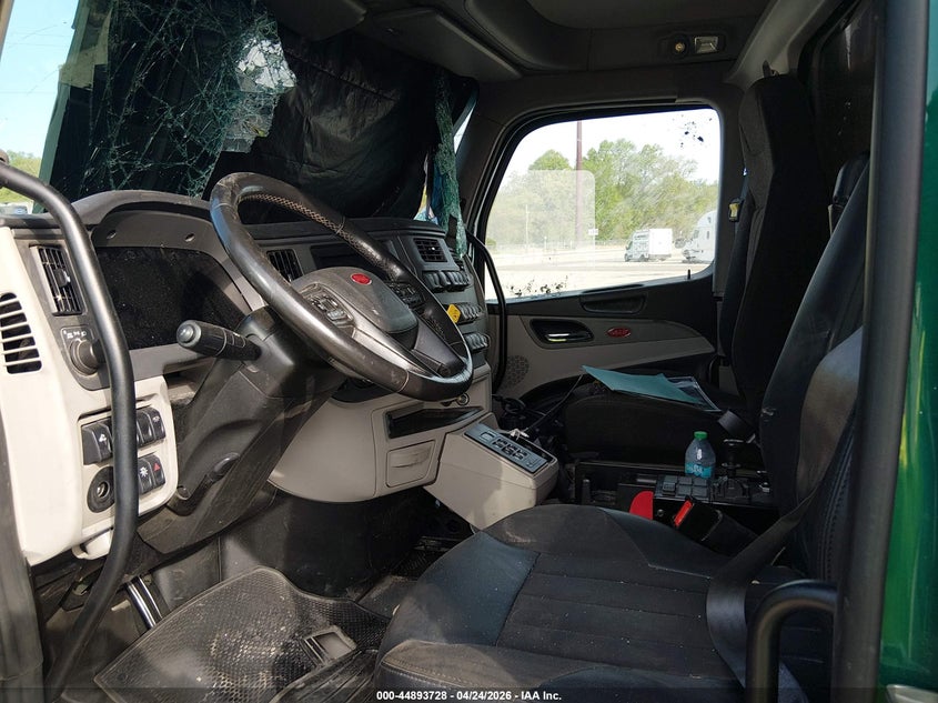2025 OTHER PETERBILT 567 TRUCK N/A