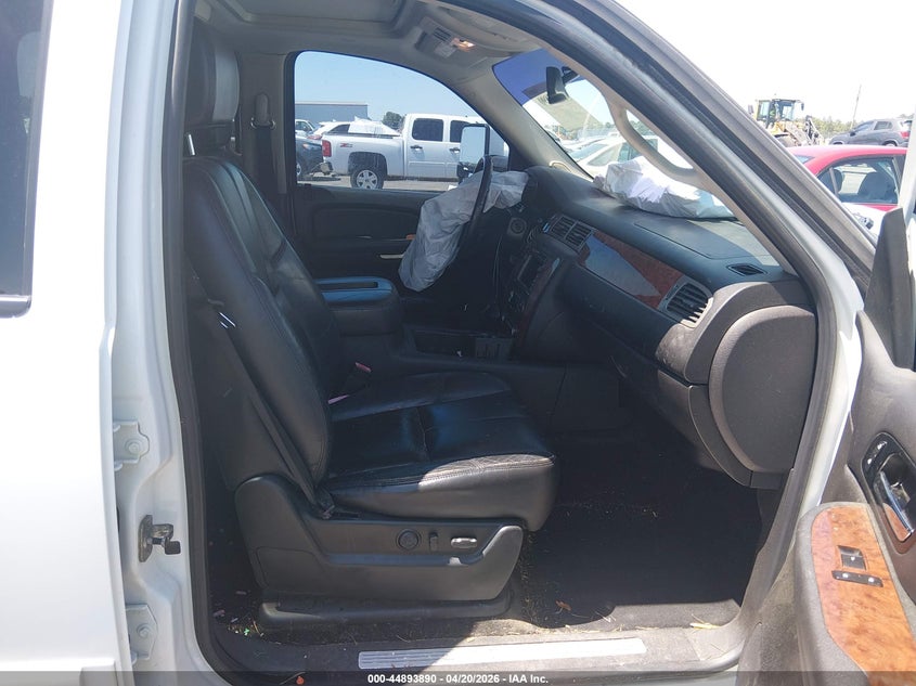 2008 CHEVROLET SUBURBAN 1500 auction photo 5