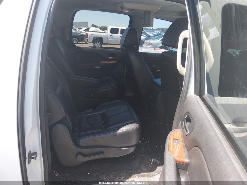 2008 CHEVROLET SUBURBAN 1500 auction photo 8