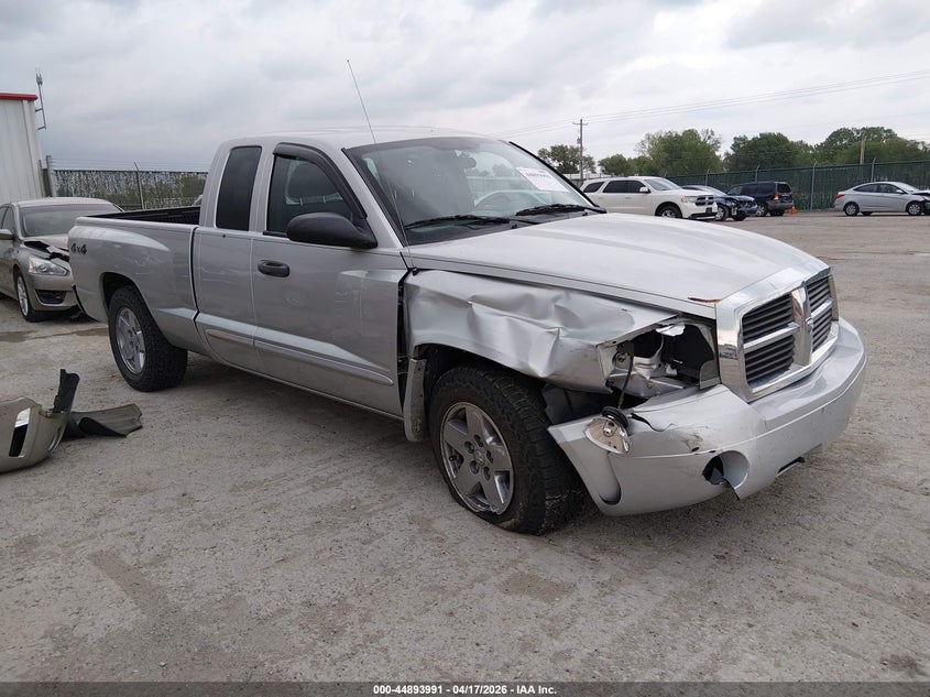 2005 DODGE DAKOTA SLT
