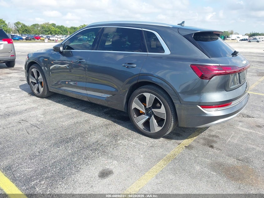 Vin: wa1vaage1kb005963, lot: 45391695, audi e-tron premium plus 20193