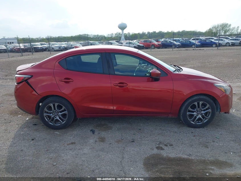 VIN 3MYDLBYV0KY503798 2019 TOYOTA YARIS LE
