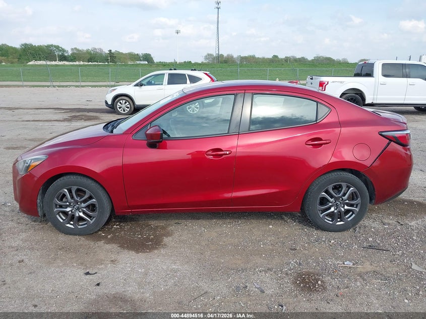 VIN 3MYDLBYV0KY503798 2019 TOYOTA YARIS LE