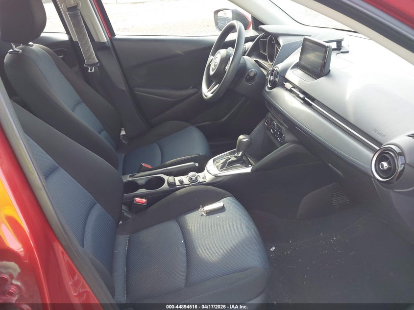 VIN 3MYDLBYV0KY503798 2019 TOYOTA YARIS LE
