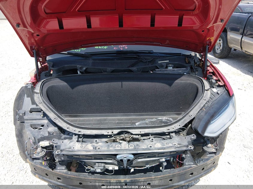 2018 Tesla Model X 100D/75D/P100D VIN: 5YJXCDE22JF133885 Lot: 44894606