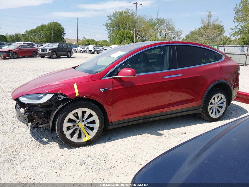 2018 Tesla Model X 100D/75D/P100D VIN: 5YJXCDE22JF133885 Lot: 44894606