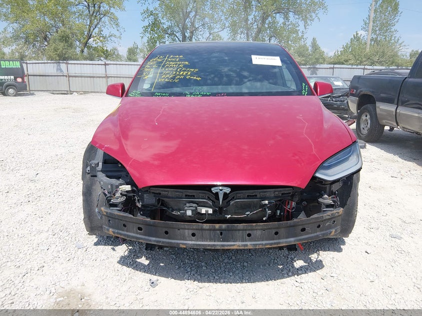 2018 Tesla Model X 100D/75D/P100D VIN: 5YJXCDE22JF133885 Lot: 44894606