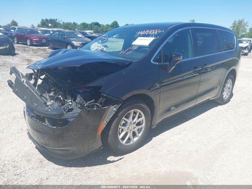 Vin: 2c4rc1cg6sr557534, lot: 45392336, chrysler voyager lx 20252