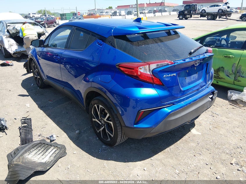 VIN NMTKHMBX2JR011033 2018 TOYOTA C-HR XLE