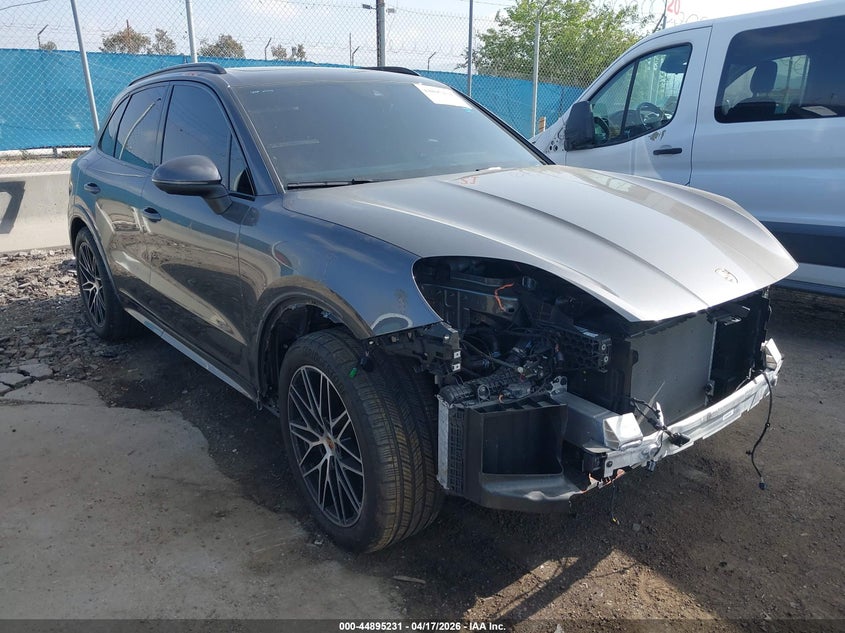 2025 PORSCHE CAYENNE