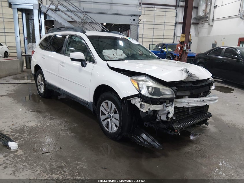 2015 SUBARU OUTBACK auction photo 1