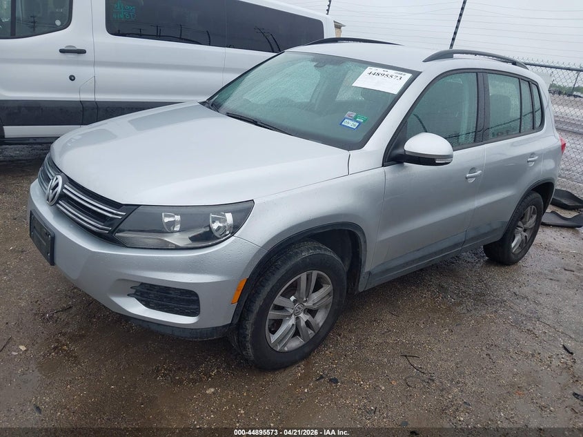 2016 Volkswagen Tiguan S WVGAV7AX5GW606715 photo 1