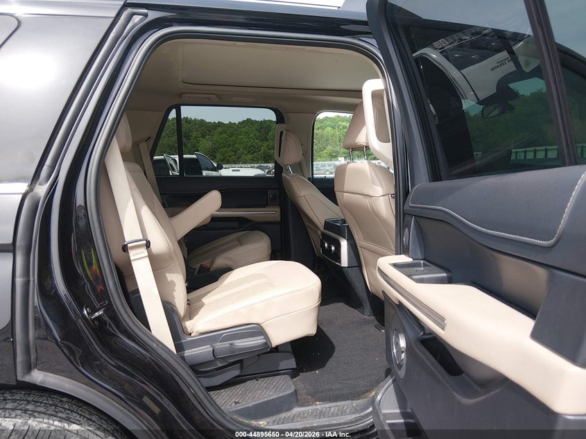 2024 FORD EXPEDITION auction photo 8