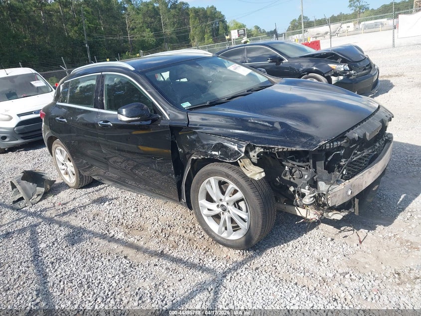 2018 INFINITI QX30 ESSENTIAL