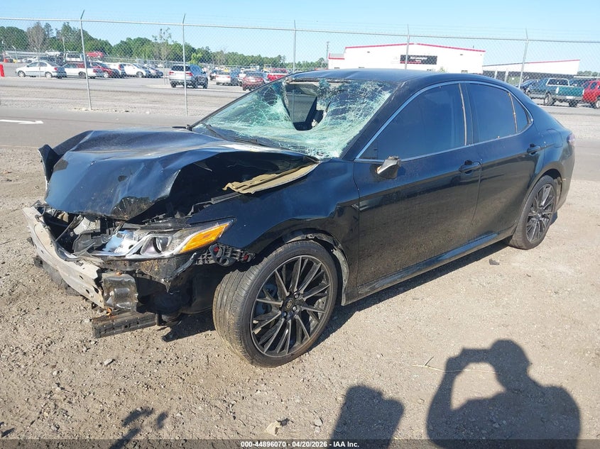 2019 TOYOTA CAMRY auction photo 2