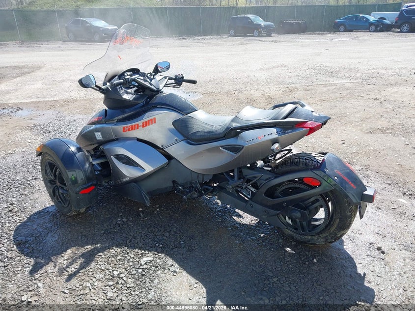 2012 CAN-AM/ BRP SPYDER MOTO 2