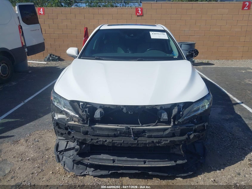 2019 TOYOTA CAMRY HYBRID SE — Фото 12