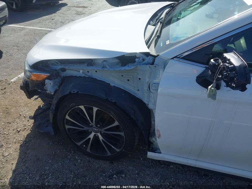 2019 TOYOTA CAMRY HYBRID SE — Фото 18