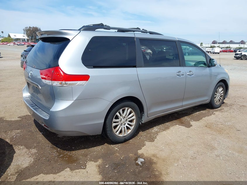 2011 Toyota Sienna Xle V6