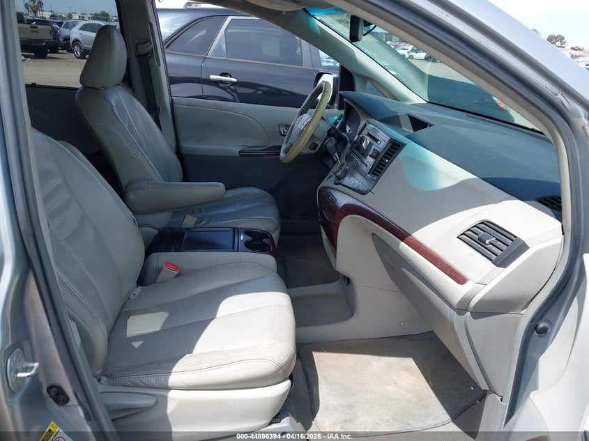 2011 Toyota Sienna Xle V6