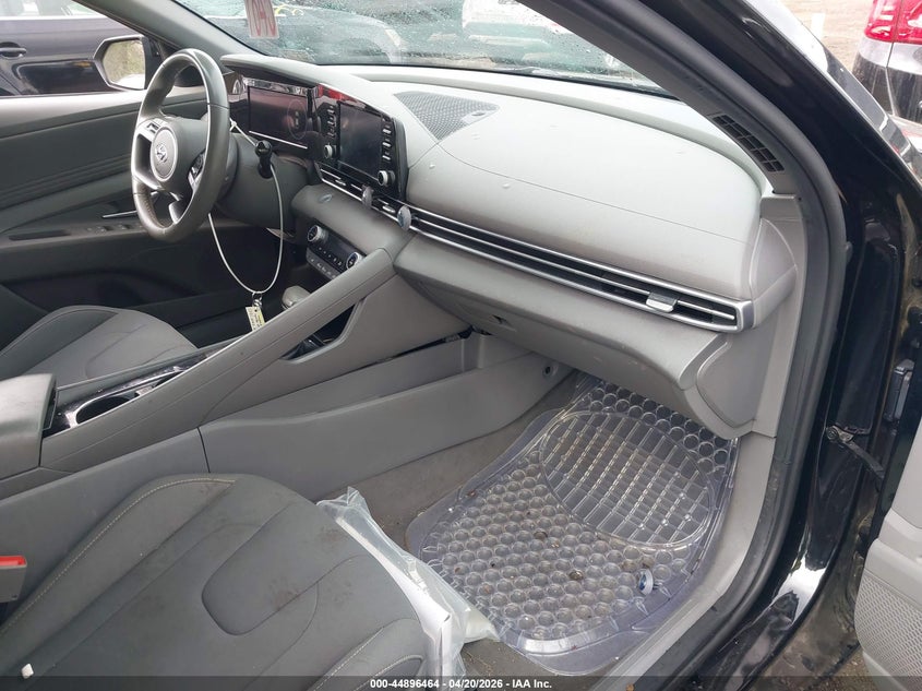 2021 HYUNDAI ELANTRA auction photo 5