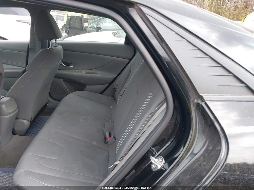 2021 HYUNDAI ELANTRA auction photo 8