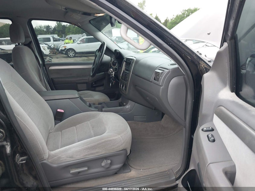 2004 Ford Explorer Xlt