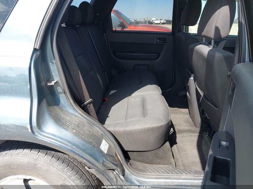 1FMCU0D75CKC43218 2012 Ford Escape 2.5 Xlt blue